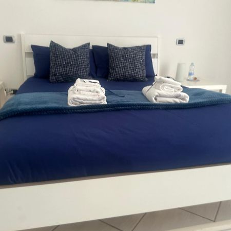 Suite 84 Holiday Home Салерно Екстериор снимка