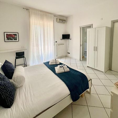 Suite 84 Holiday Home Салерно Екстериор снимка