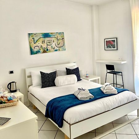 Suite 84 Holiday Home Салерно Екстериор снимка