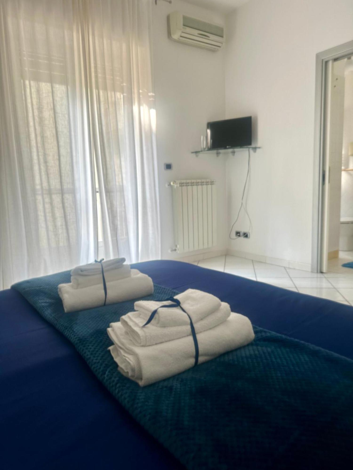 Suite 84 Holiday Home Салерно Екстериор снимка