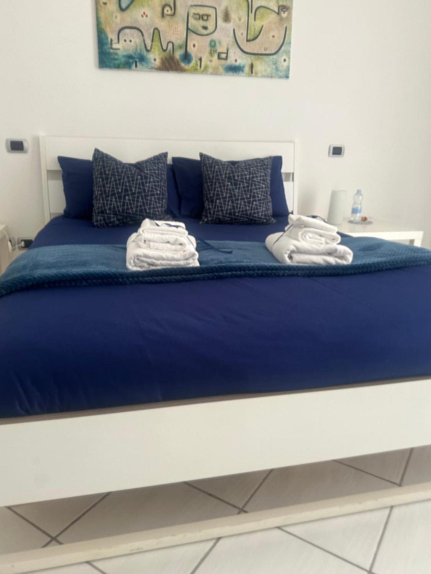Suite 84 Holiday Home Салерно Екстериор снимка