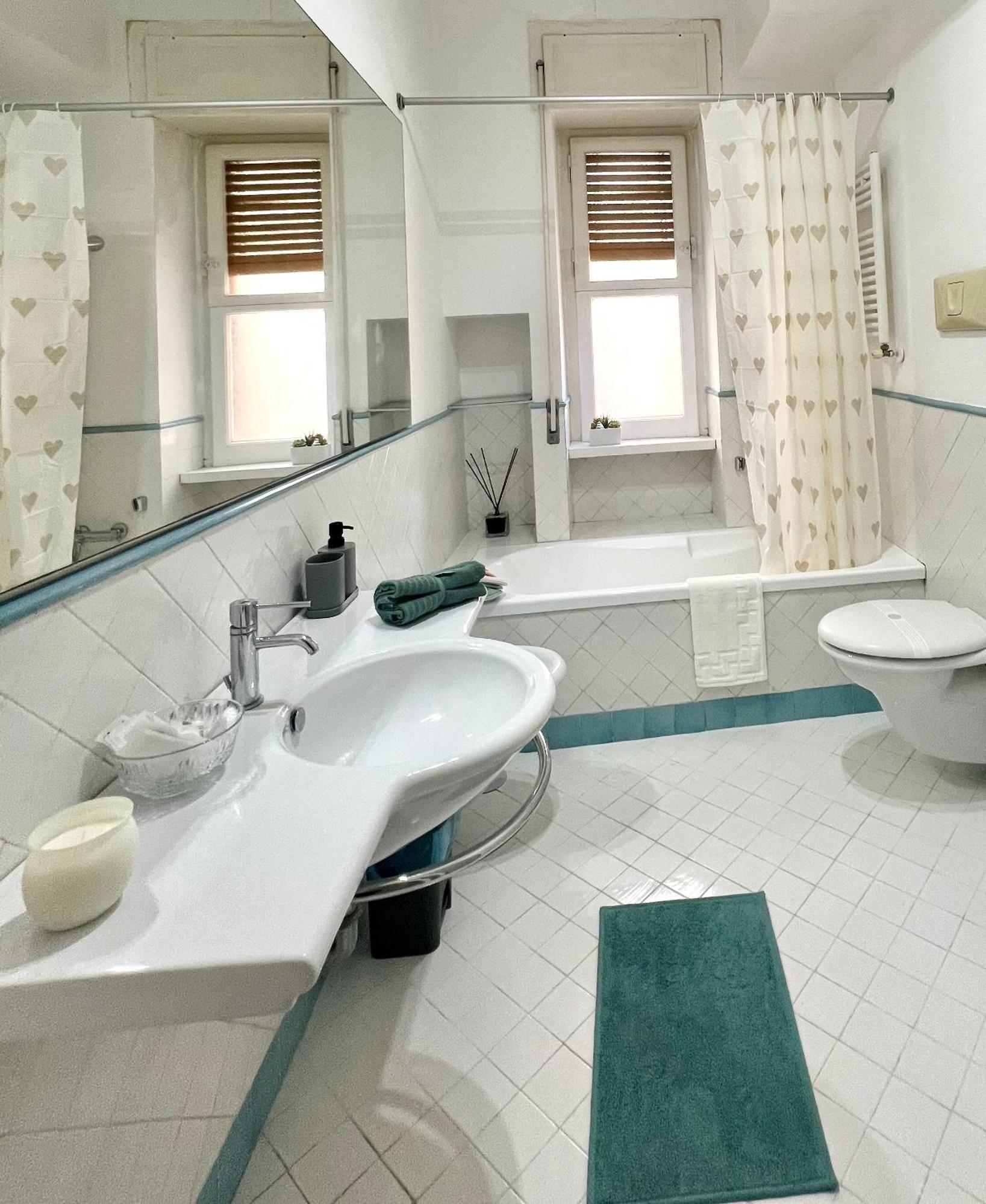 Suite 84 Holiday Home Салерно Екстериор снимка